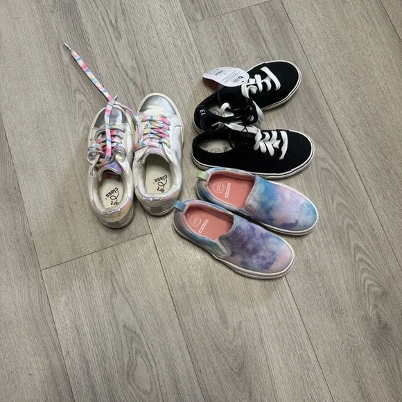Girls Shoe Bundle! Colorful Kids Sneakers- 3 pairs - Size 13 - Picture 1 of 10